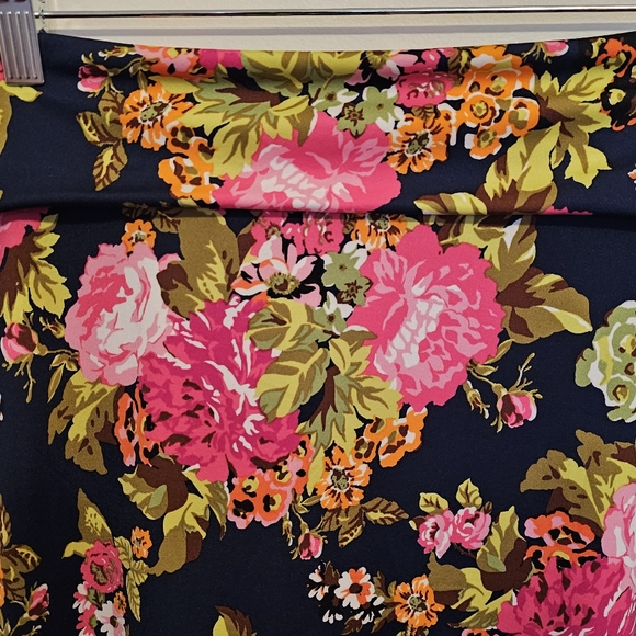 LulaRoe women's pencil skirt! size medium - Picture 6 of 8